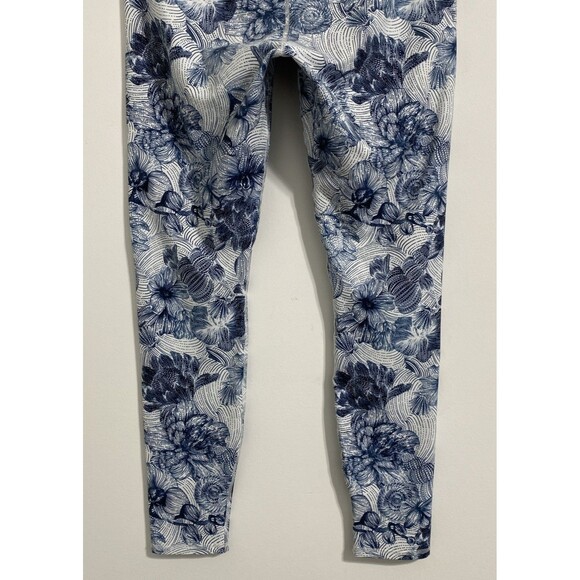 FABLETICS Leggings Women’s L Blue White Floral Shell Beach Define PowerHold - Picture 7 of 9